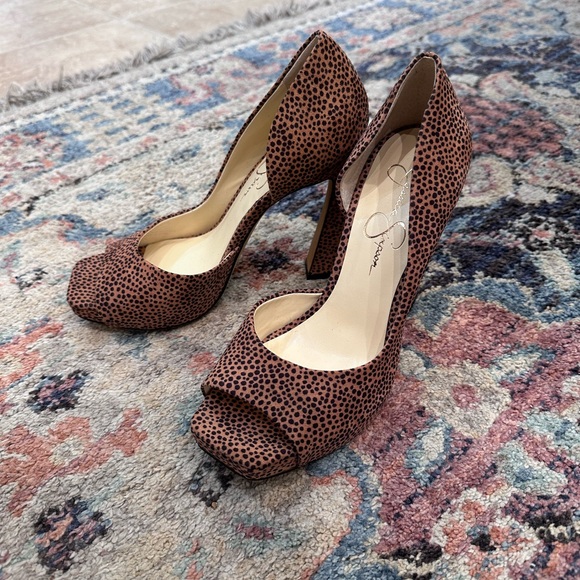 Jessica Simpson Leopard Heels  - Chirla Half d'Orsay Peep Toe Pumps - Size 7 - Picture 3 of 6